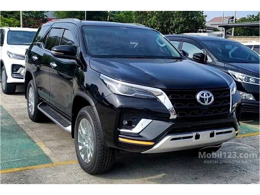 Jual Mobil Toyota Fortuner 2021 Vrz 2 4 Di Jawa Timur Automatic Suv Abu Abu Rp 550 000 000 7388036 Mobil123 