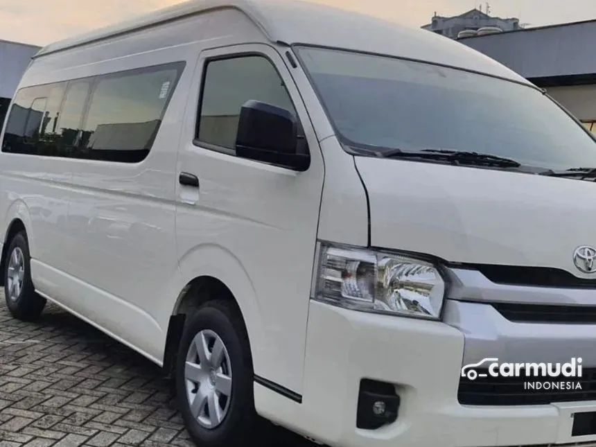 2024 Toyota Hiace Commuter Van Wagon