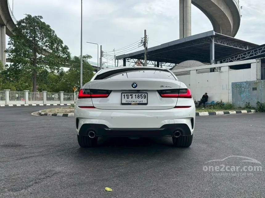 2021 BMW 330e M Sport Sedan