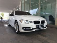 LINCAH DAN BERTENAGA, MASIH WARRANTY 2015 BMW 320i 2.0 Sport Sedan BMW ASTRA