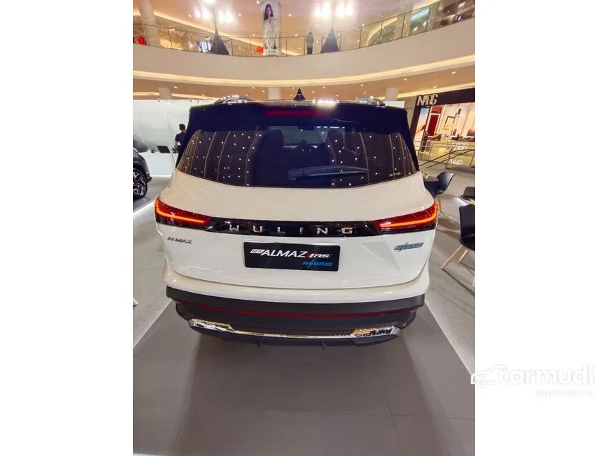 2024 Wuling Almaz RS Hybrid Wagon