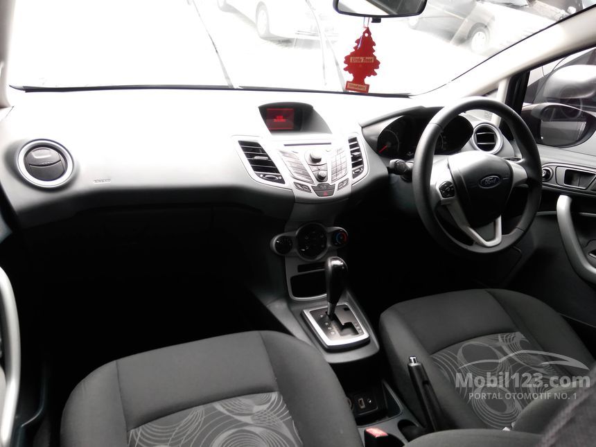 Jual Mobil  Ford  Fiesta  2011  Trend 1 4 di Banten Automatic 