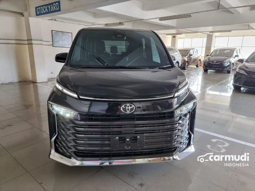 Jual Mobil Toyota Voxy 2023 2.0 di DKI Jakarta Automatic Van Wagon Hitam Rp 602.000.000