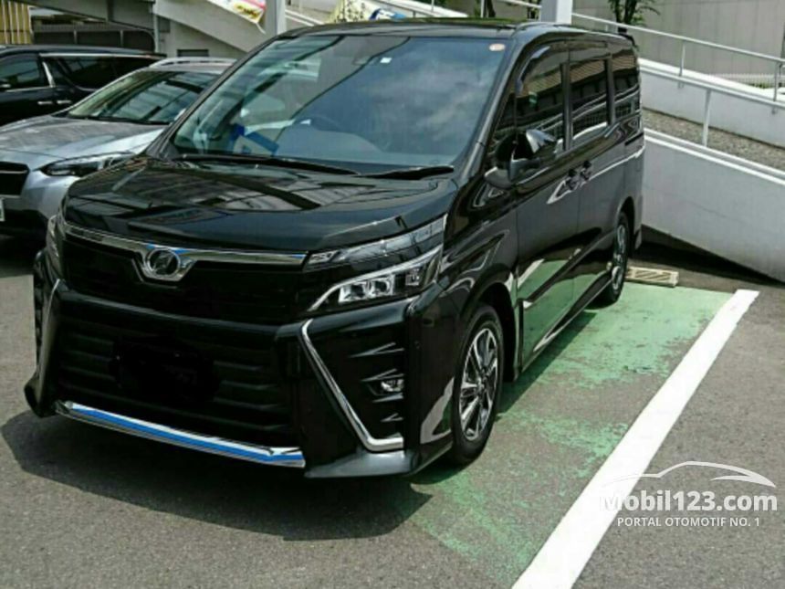 Jual Mobil  Toyota  Voxy  2021 R80 2 0 di DKI Jakarta  