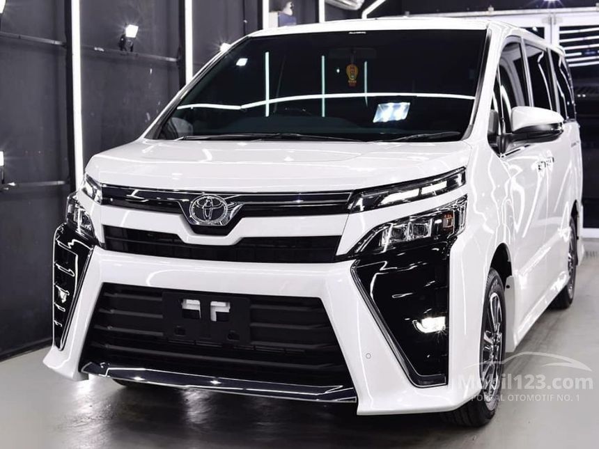 Toyota voxy 2019 фото