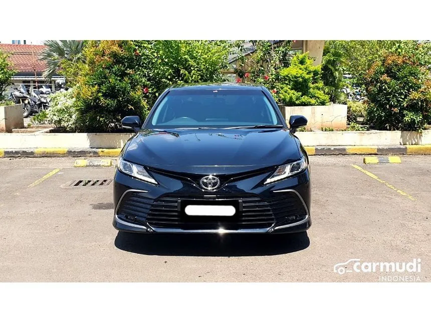 2022 Toyota Camry V Sedan
