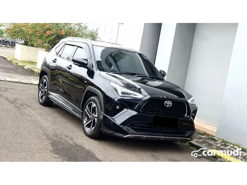 2023 Toyota Yaris Cross S HV with GR Parts Aero Pkg SUV