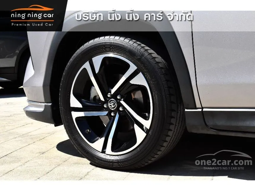 2023 Toyota Yaris Cross HEV Premium Luxury SUV