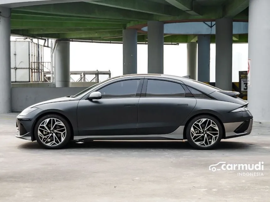 2023 Hyundai IONIQ 6 Signature Long Range Sedan