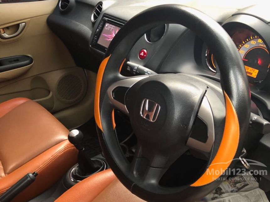 2014 Honda Brio Satya A Hatchback
