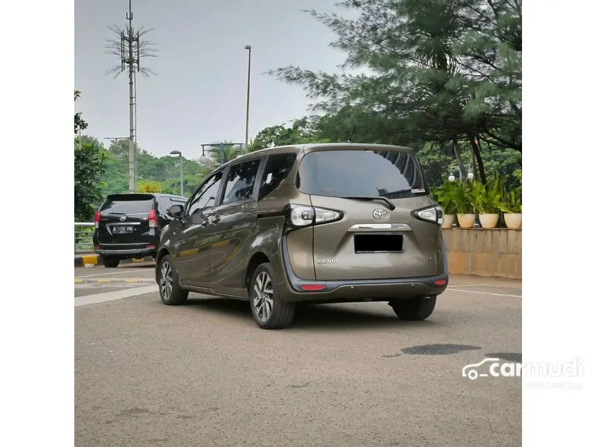 2017 Toyota Sienta V MPV