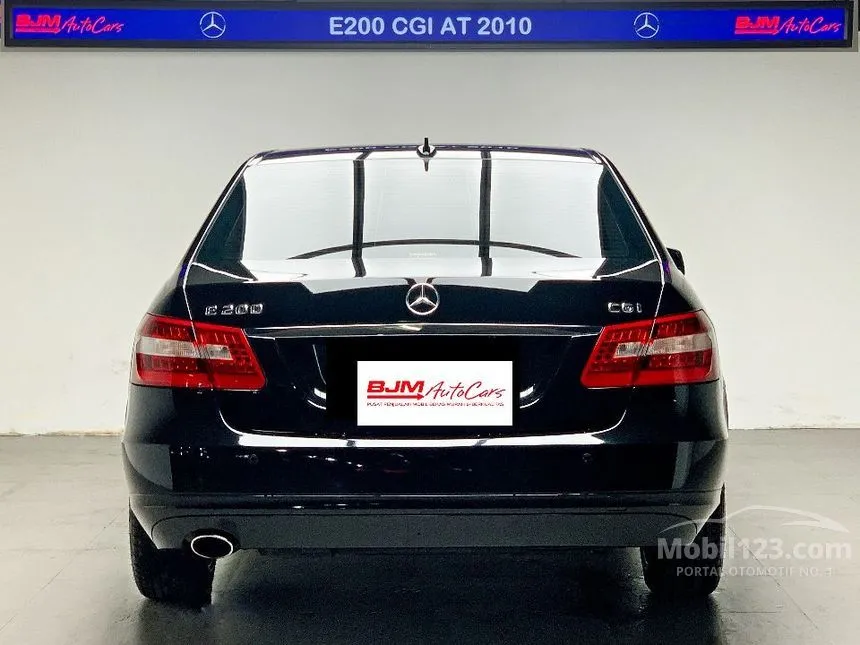 2010 Mercedes-Benz E200 CGI Sedan