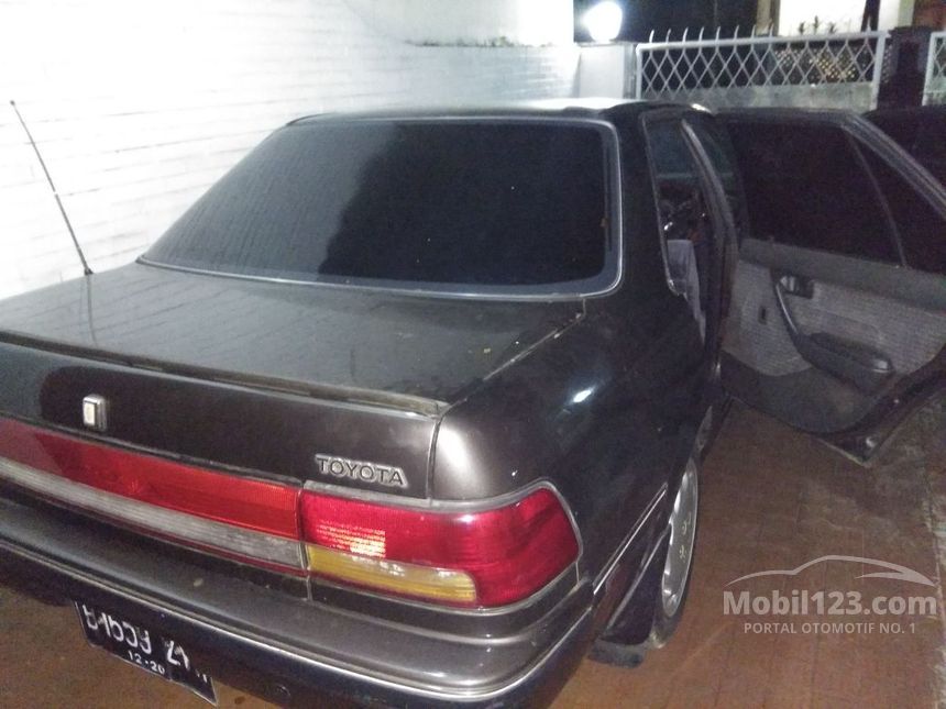 1989 Toyota Corona Sedan