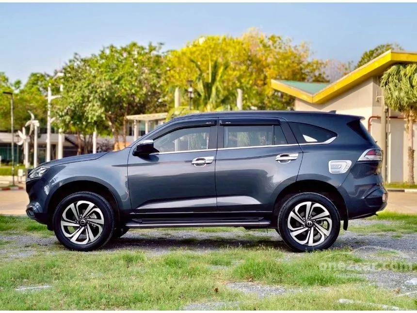 2022 Isuzu MU-X Ultimate SUV
