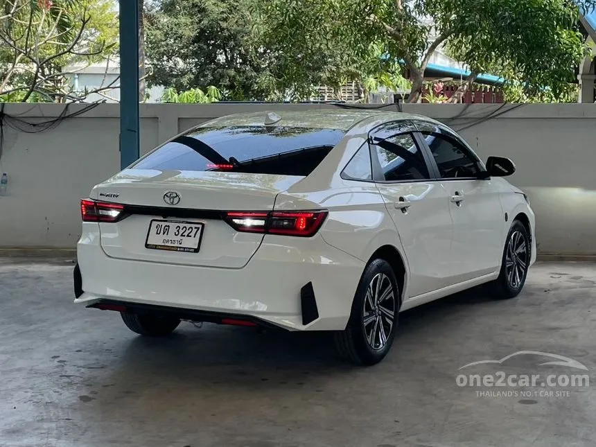 2023 Toyota Yaris Ativ Smart Sedan