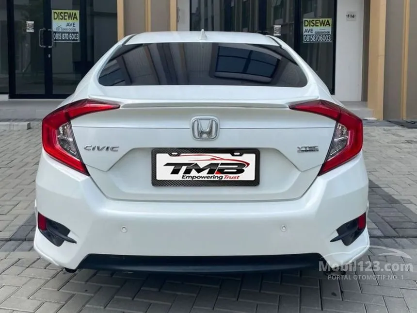 2018 Honda Civic ES Sedan