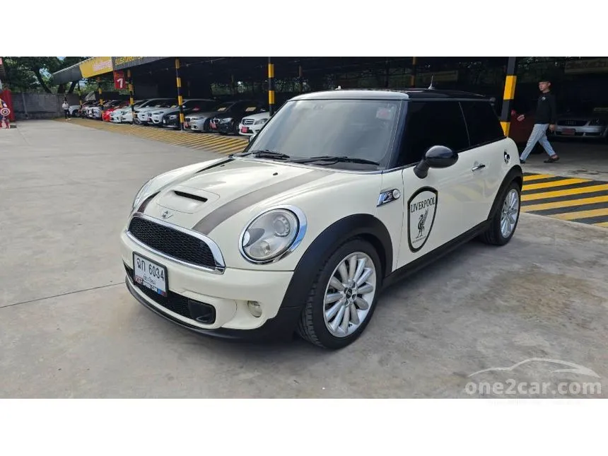 2011 Mini COOPER S Look 1 Hatchback