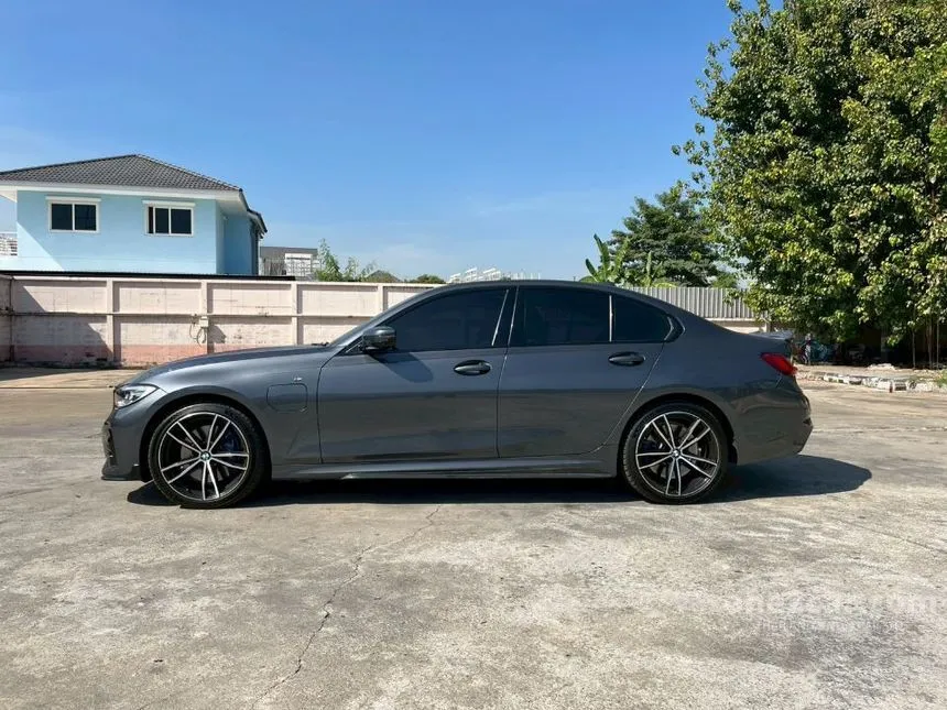 2020 BMW 330e M Sport Sedan