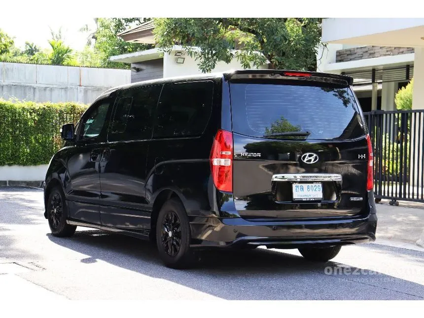2014 Hyundai H-1 Deluxe Van