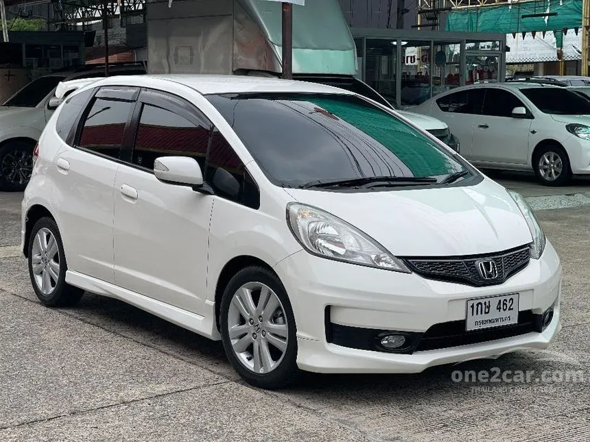 2013 Honda JAZZ SV Hatchback
