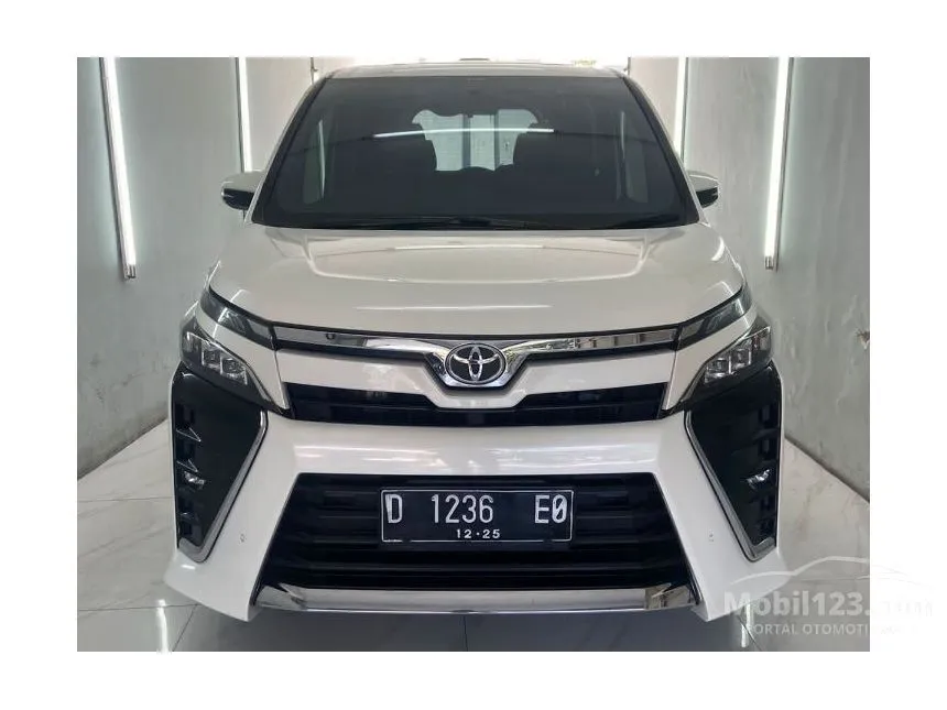 Jual Mobil Toyota Voxy 2018 2.0 di Jawa Barat Automatic Wagon Putih Rp 355.000.000