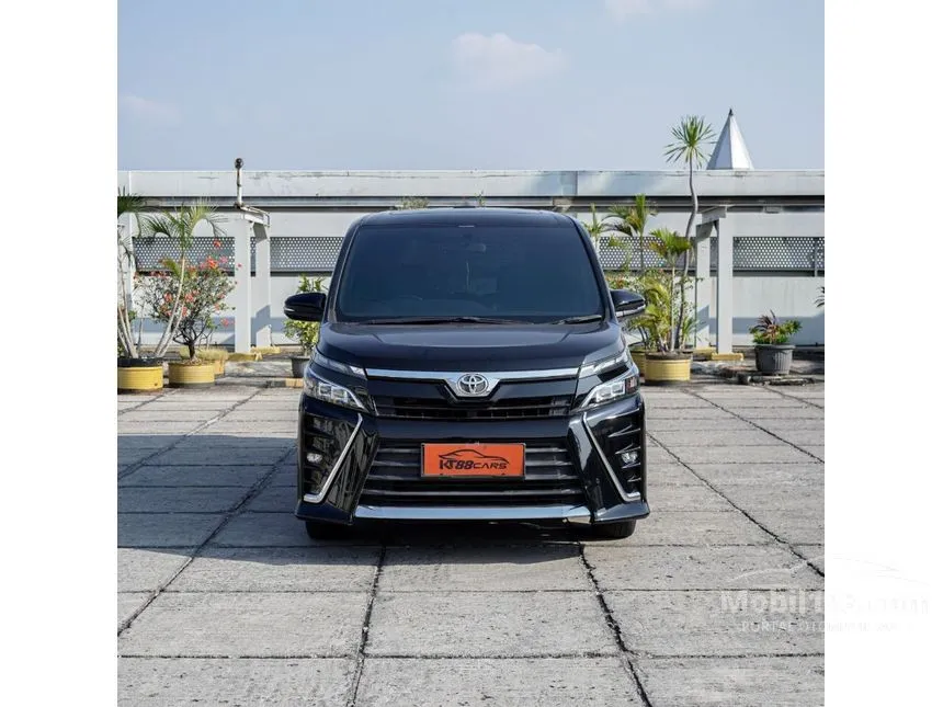 Jual Mobil Toyota Voxy 2018 2.0 di Banten Automatic Wagon Hitam Rp 360.000.000