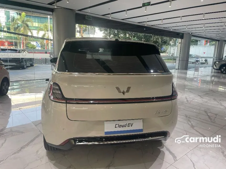 2025 Wuling Cloud EV Pro Hatchback