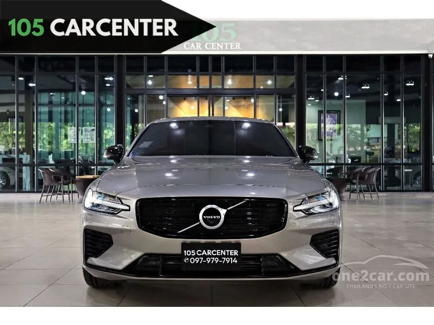 2022 Volvo S60 Recharge T8 R-Design Sedan