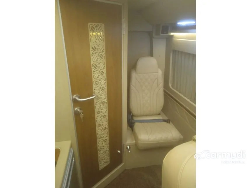 2022 Isuzu Elf NLR Truck