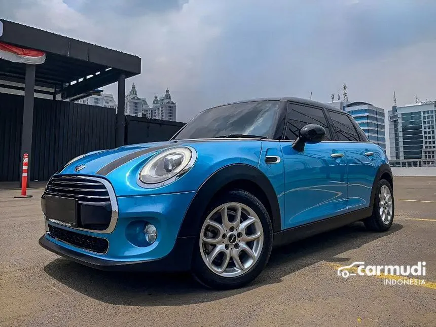 2017 MINI Cooper 5 Door Hatchback