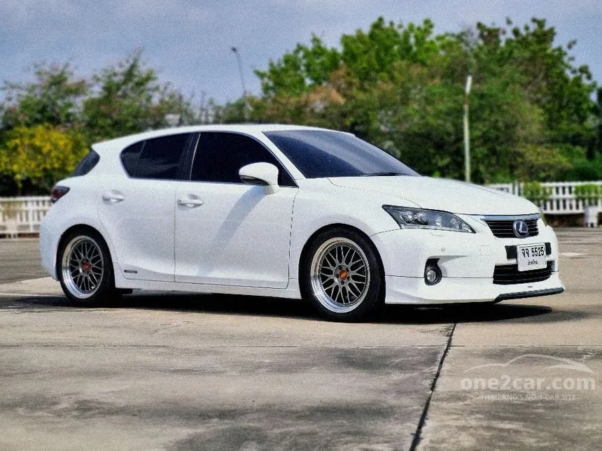 2011 Lexus CT200h Sport Hatchback