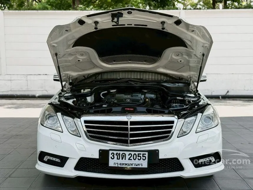 2010 Mercedes-Benz E200 CGI BlueEFFICIENCY Sedan