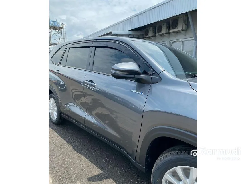 2025 Toyota Kijang Innova Zenix V HV Non RSE (Non Premium Color) MPV