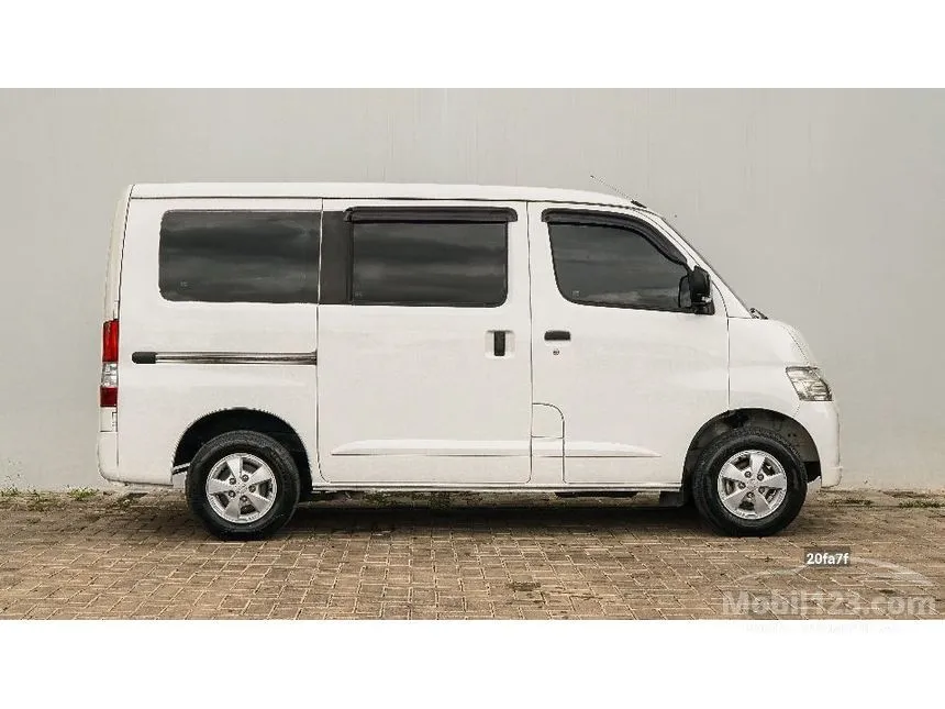 2019 Daihatsu Gran Max Mini Bus D Van