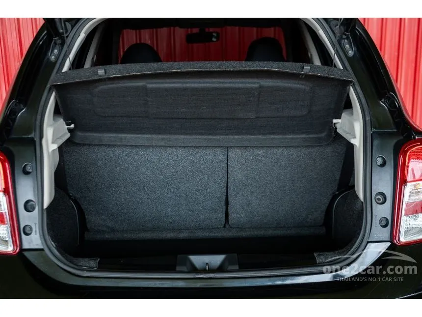 2013 Nissan MARCH E Hatchback