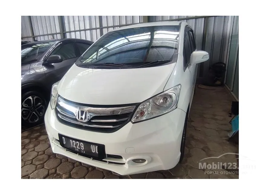 Jual Mobil Honda Freed 2013 E 1.5 di Jawa Barat Automatic MPV Putih Rp 175.000.000