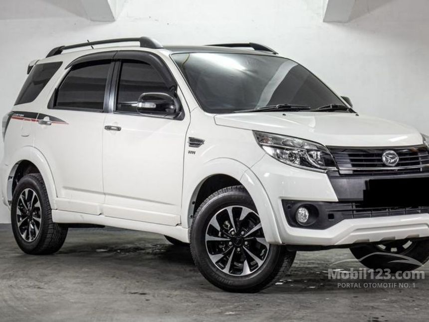 Jual Mobil Daihatsu Terios 2017 R 1.5 di Banten Manual SUV 