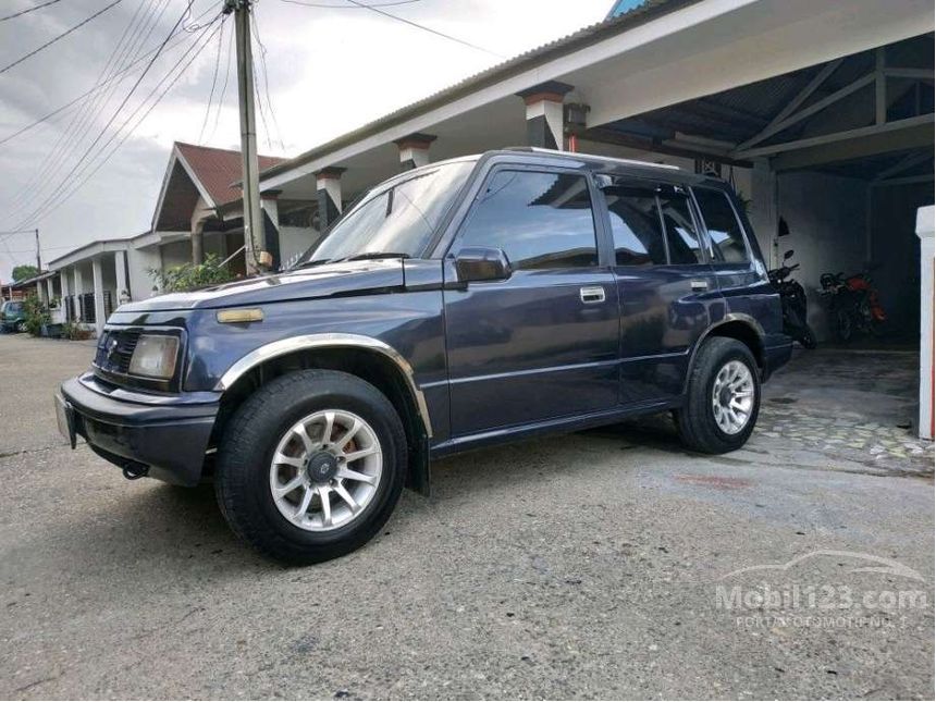 Jual Mobil Suzuki Escudo 1997 JLX 1.6 di Riau Manual SUV Hitam Rp 50