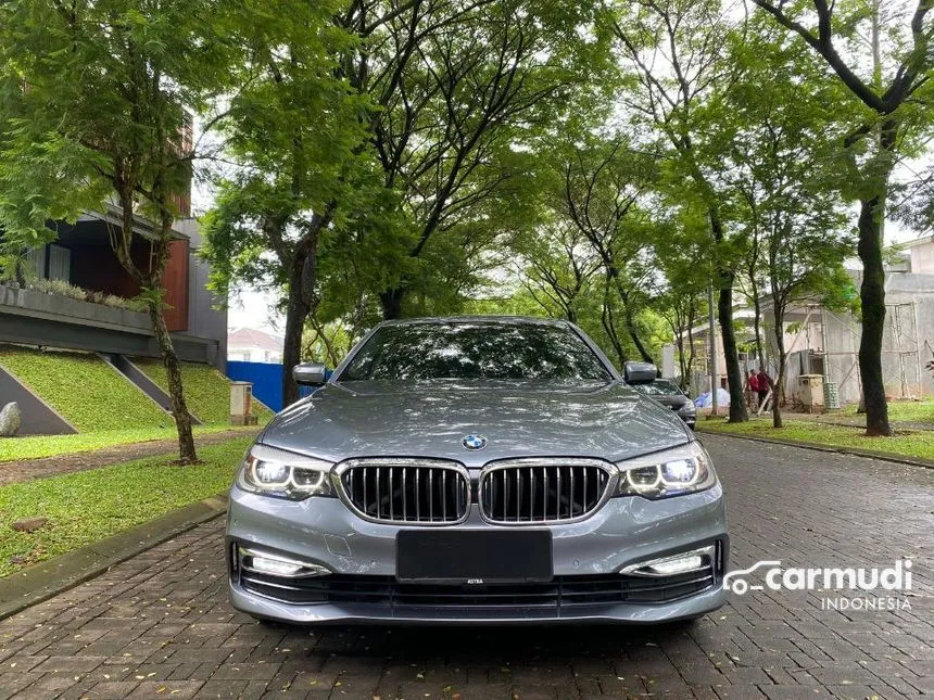 2018 BMW 520i Luxury Sedan