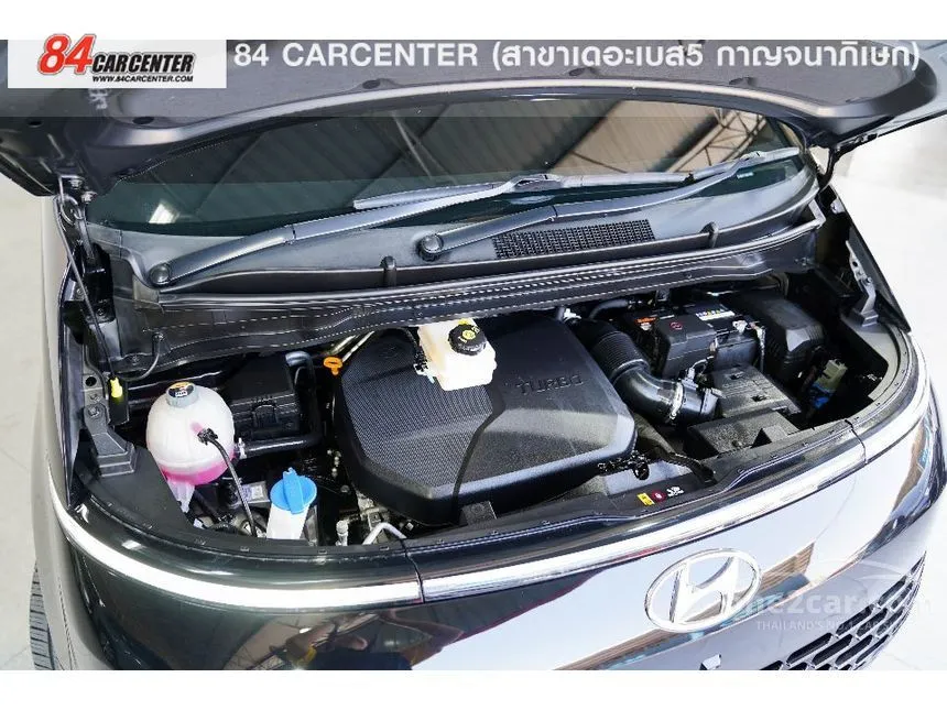 2022 Hyundai Staria SEL Van