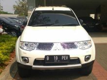 2014 Mitsubishi Pajero Sport 2.5 Exceed 4x4 putih tangguh siap tempur SUV