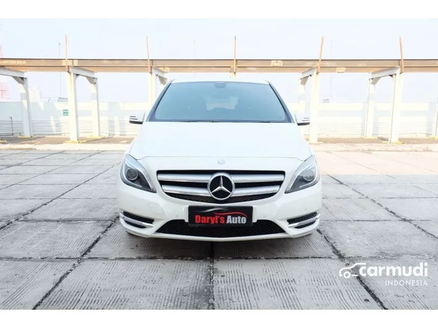 2015 Mercedes-Benz B200 Sport Hatchback