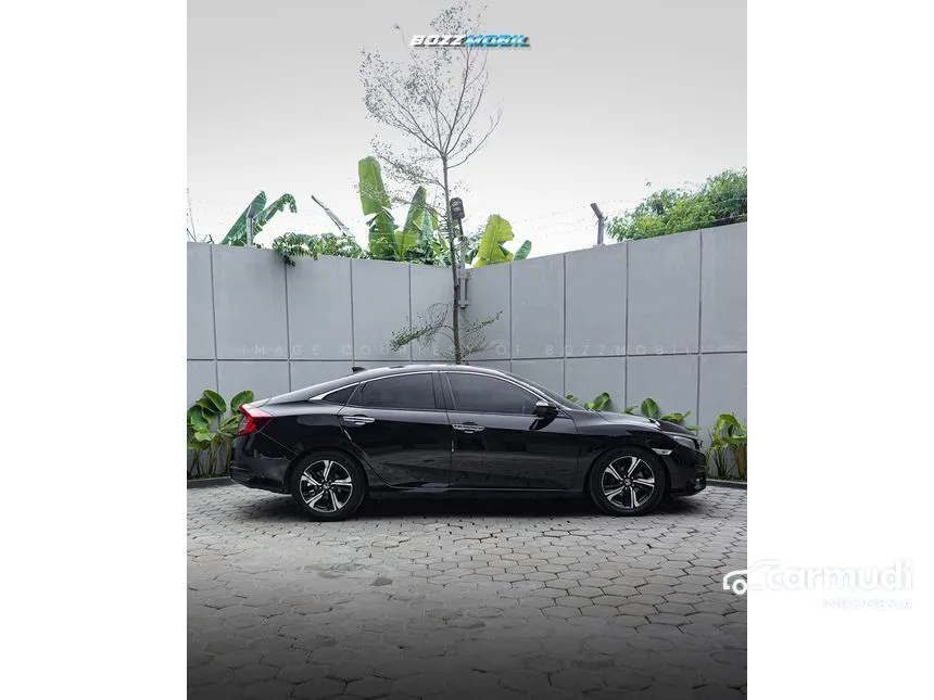 2018 Honda Civic ES Sedan