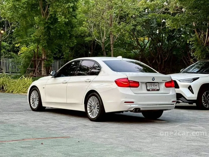 2018 BMW 320i Sedan