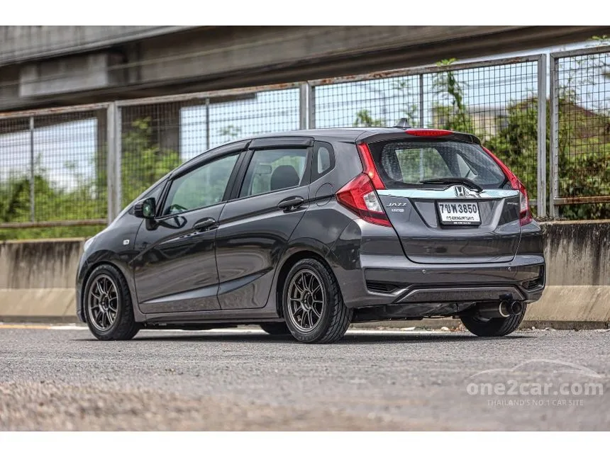 2019 Honda JAZZ V Hatchback