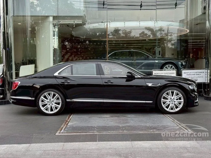 2023 Bentley Flying Spur Hybrid Sedan