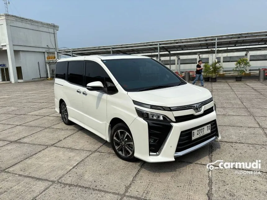 2017 Toyota Voxy MPV