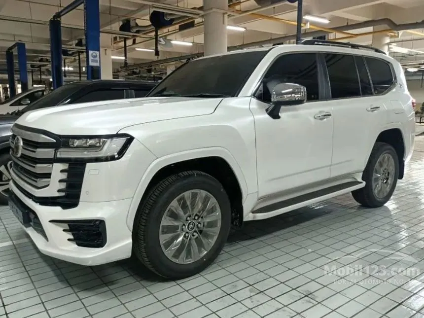 2024 Toyota Land Cruiser 300 VX-R 70th Anniversary SUV