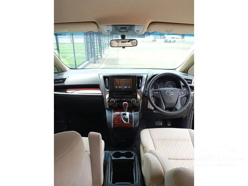 2017 Toyota Alphard X MPV