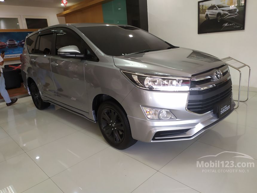 Jual Mobil  Toyota Kijang  Innova  2021 G TRD Sportivo 2 4 di 